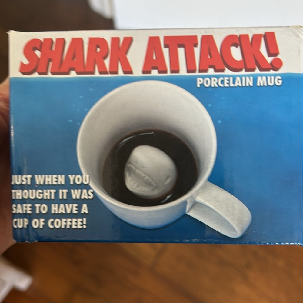 Shark attack mug and ice cube tray NWT